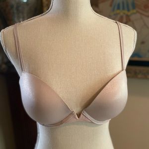 New w/o tags Victoria Secrets Bra 34C